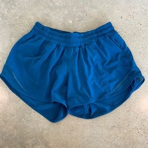 Lululemon Hotty hot shorts. 4 in. Inseam. Sz 6